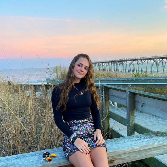 Meet your Posher, Alora - Picture 1 of 1